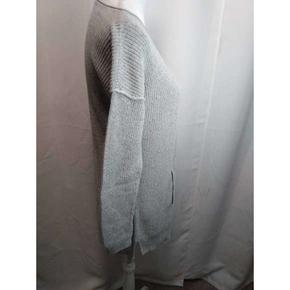 Daisy Fuentes pale gray tunic sweater with pocket - Picture 3 of 6